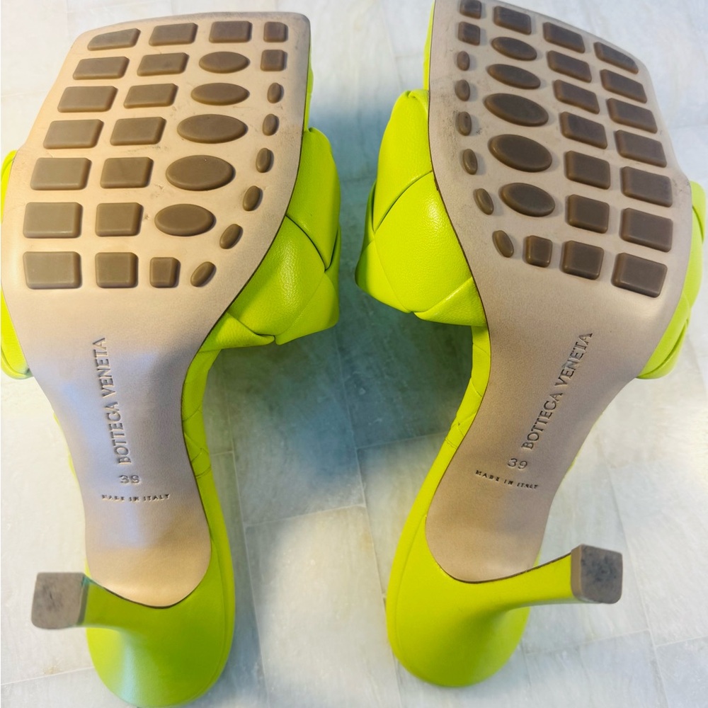 Bottega Veneta Lime Quilted Mule Sandals, size 39 - Picture 10 of 14